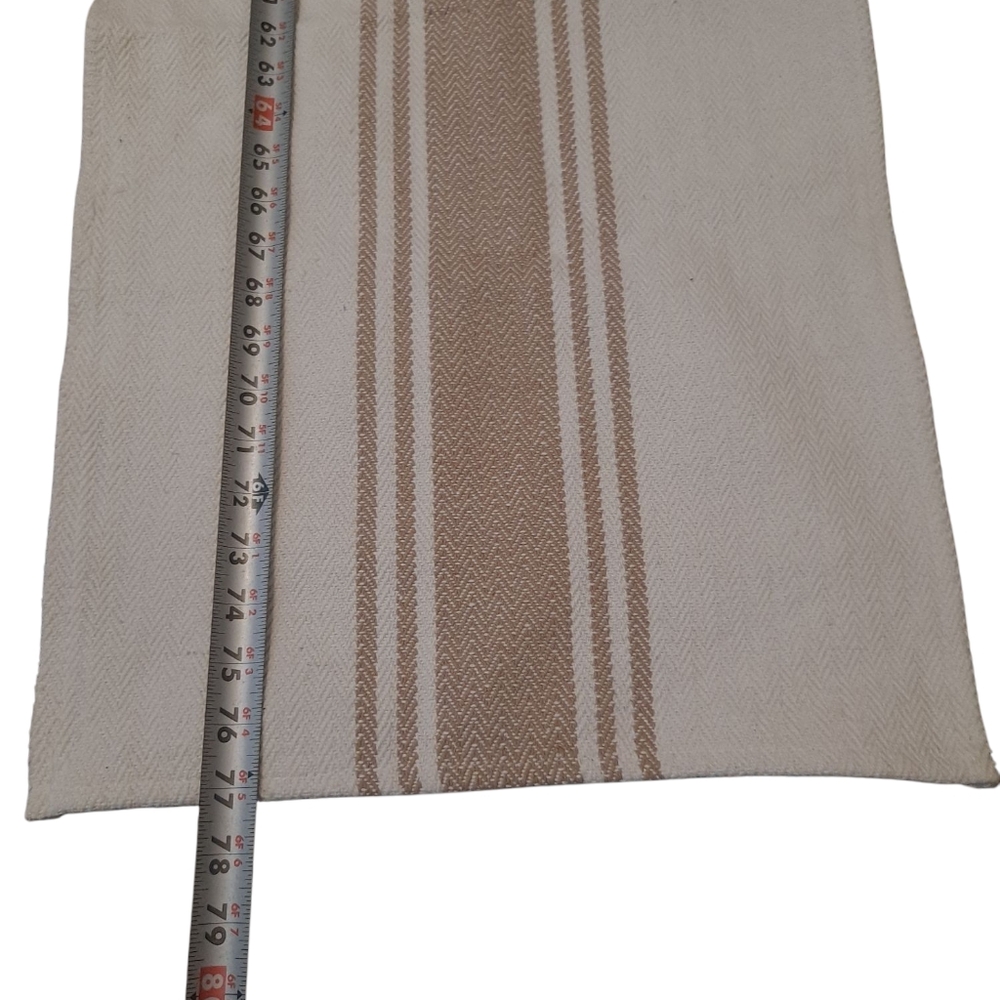 Nicole Miller Taupe Beige Grain Sack Table Runner EUC - Picture 6 of 7